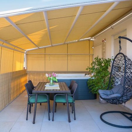 Apartment Paula With Private Jacuzzi And Parking- Near The Beach Zadar Eksteriør bilde