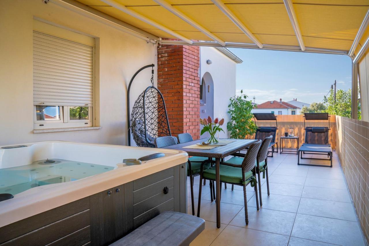 Apartment Paula With Private Jacuzzi And Parking- Near The Beach Zadar Eksteriør bilde