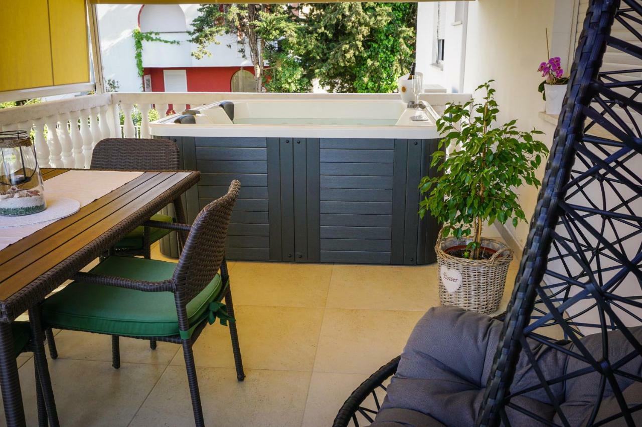 Apartment Paula With Private Jacuzzi And Parking- Near The Beach Zadar Eksteriør bilde