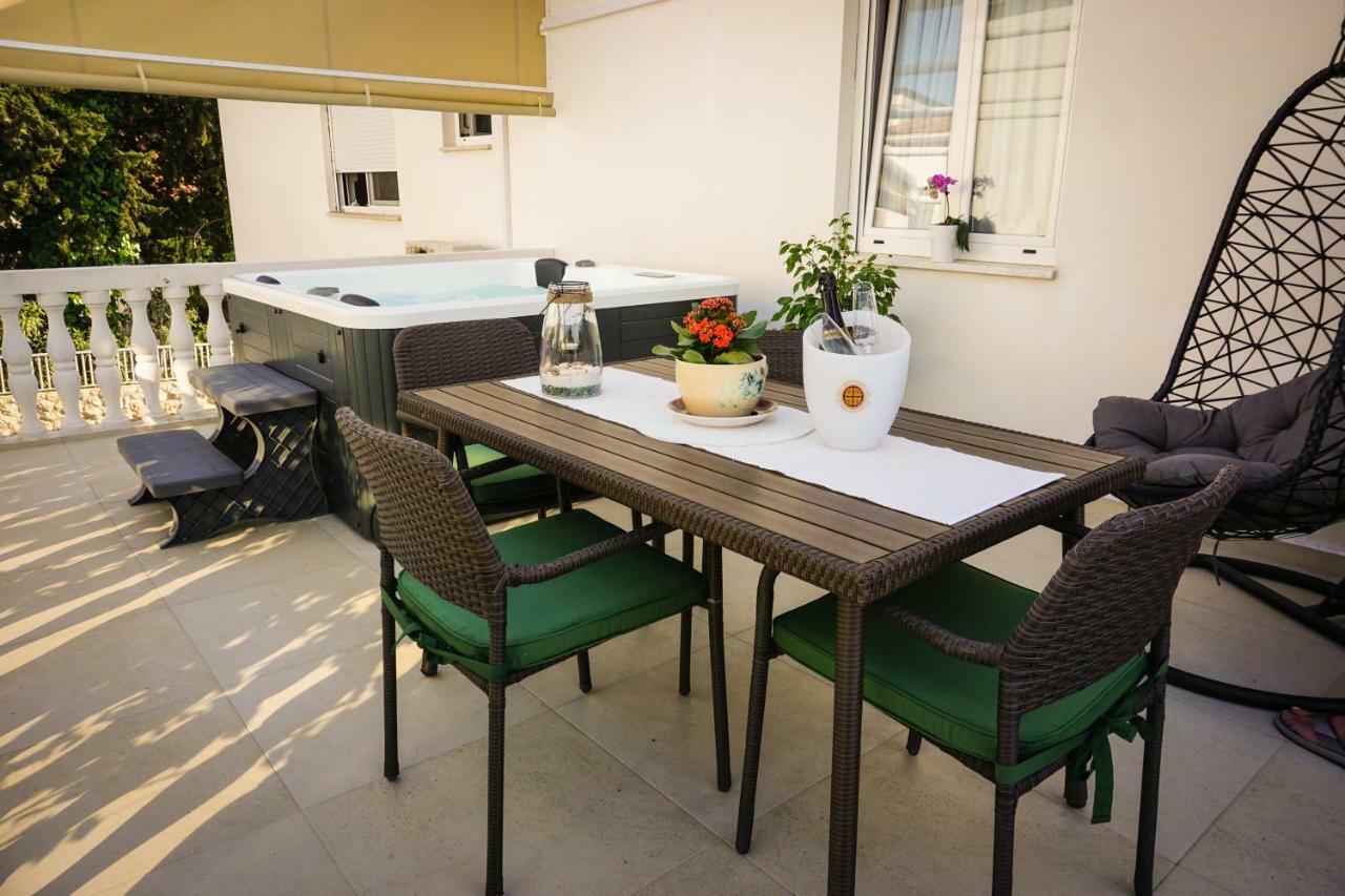 Apartment Paula With Private Jacuzzi And Parking- Near The Beach Zadar Eksteriør bilde