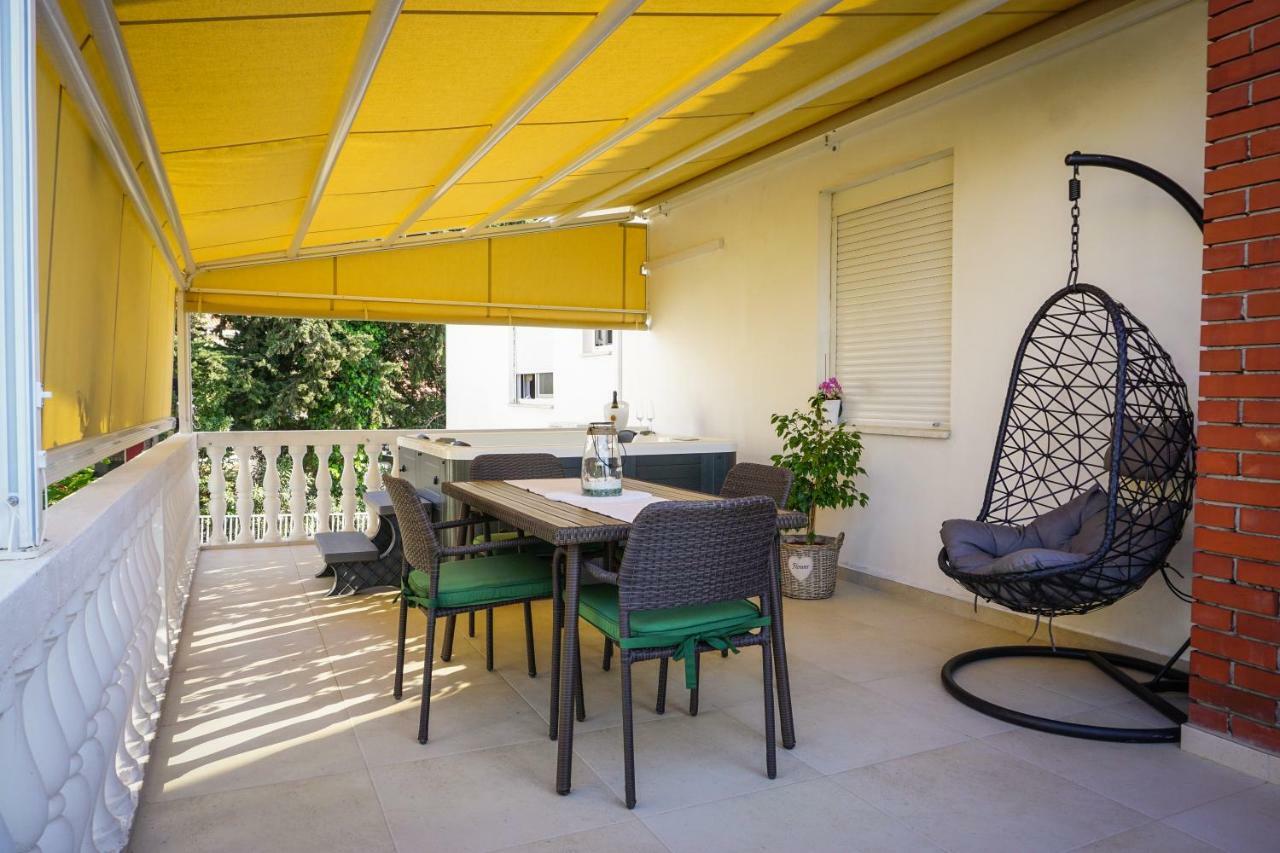 Apartment Paula With Private Jacuzzi And Parking- Near The Beach Zadar Eksteriør bilde