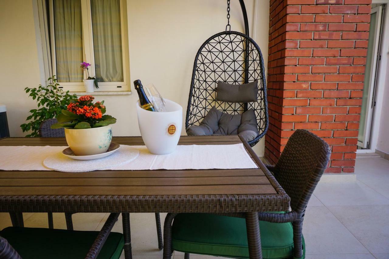 Apartment Paula With Private Jacuzzi And Parking- Near The Beach Zadar Eksteriør bilde