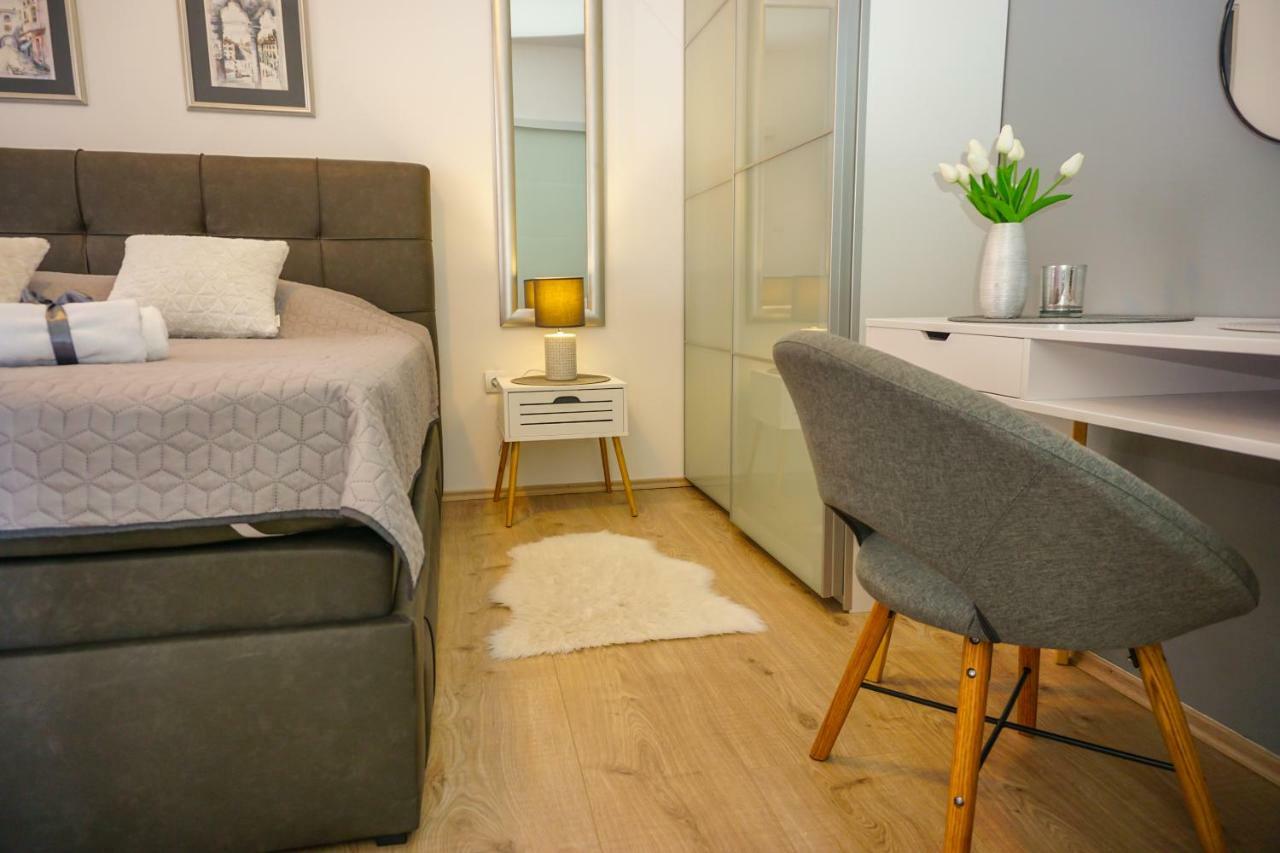 Apartment Paula With Private Jacuzzi And Parking- Near The Beach Zadar Eksteriør bilde