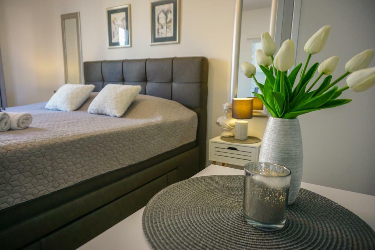 Apartment Paula With Private Jacuzzi And Parking- Near The Beach Zadar Eksteriør bilde